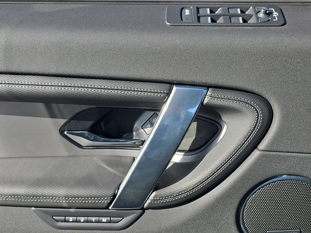 New 2026 Land Rover Discovery Sport Landmark image 30