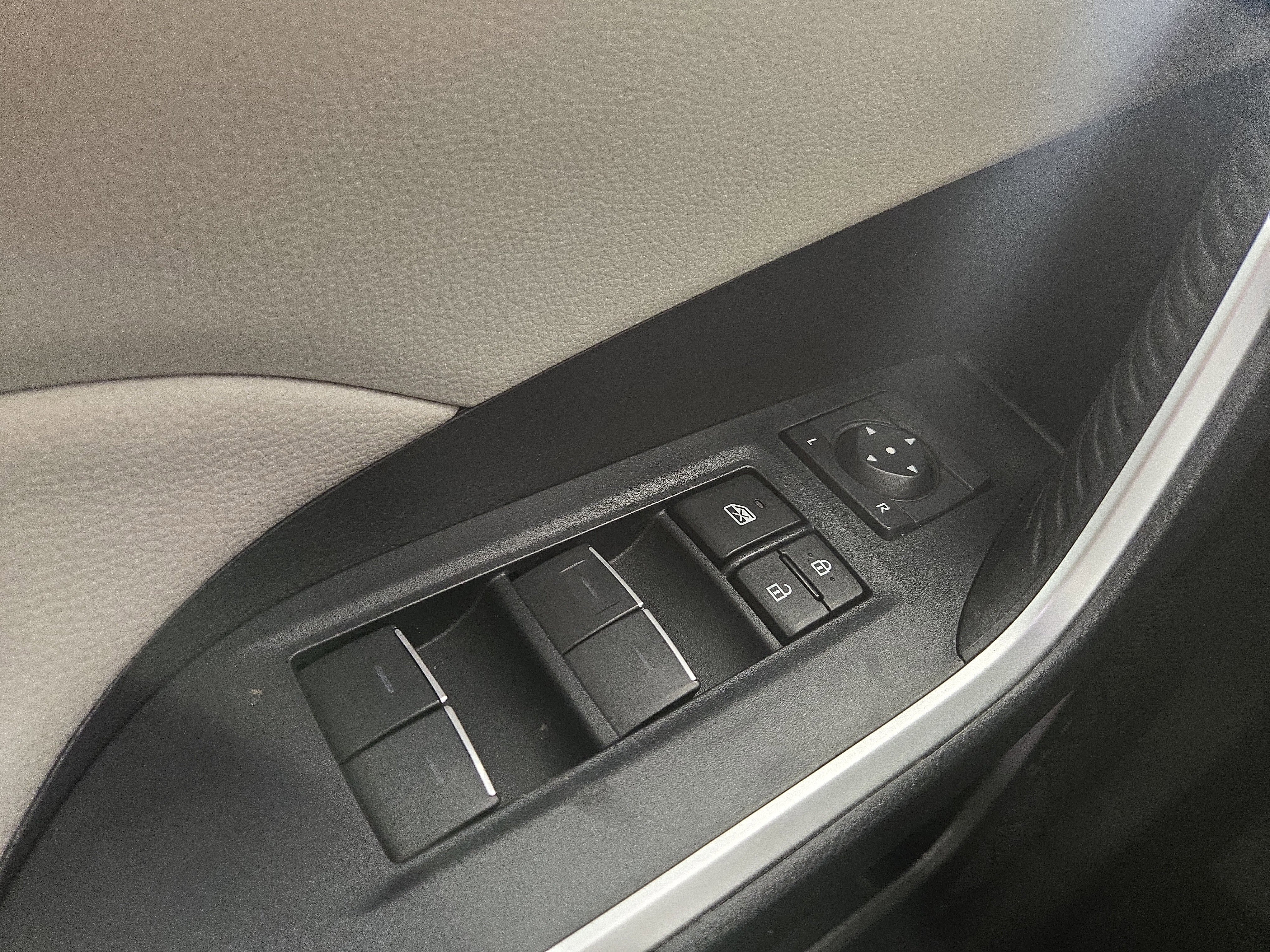 Used 2024 Toyota RAV4 XLE Premium image 26