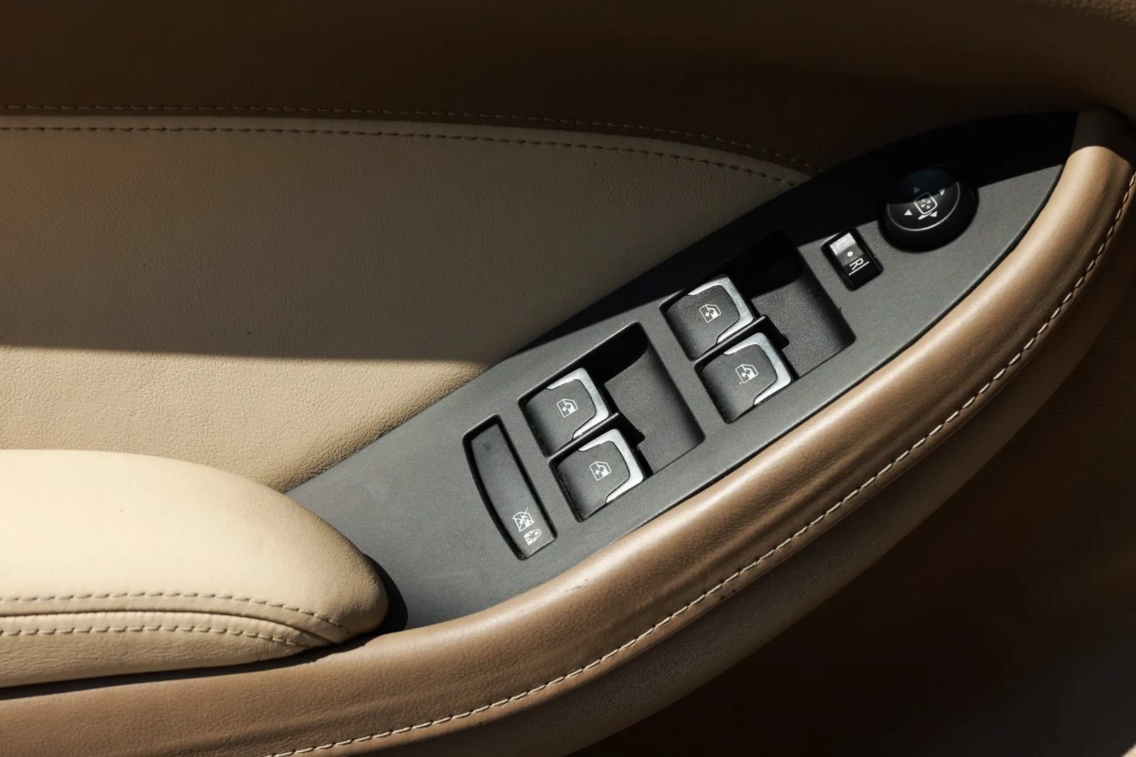 Used 2015 Cadillac CTS Luxury RWD image 45