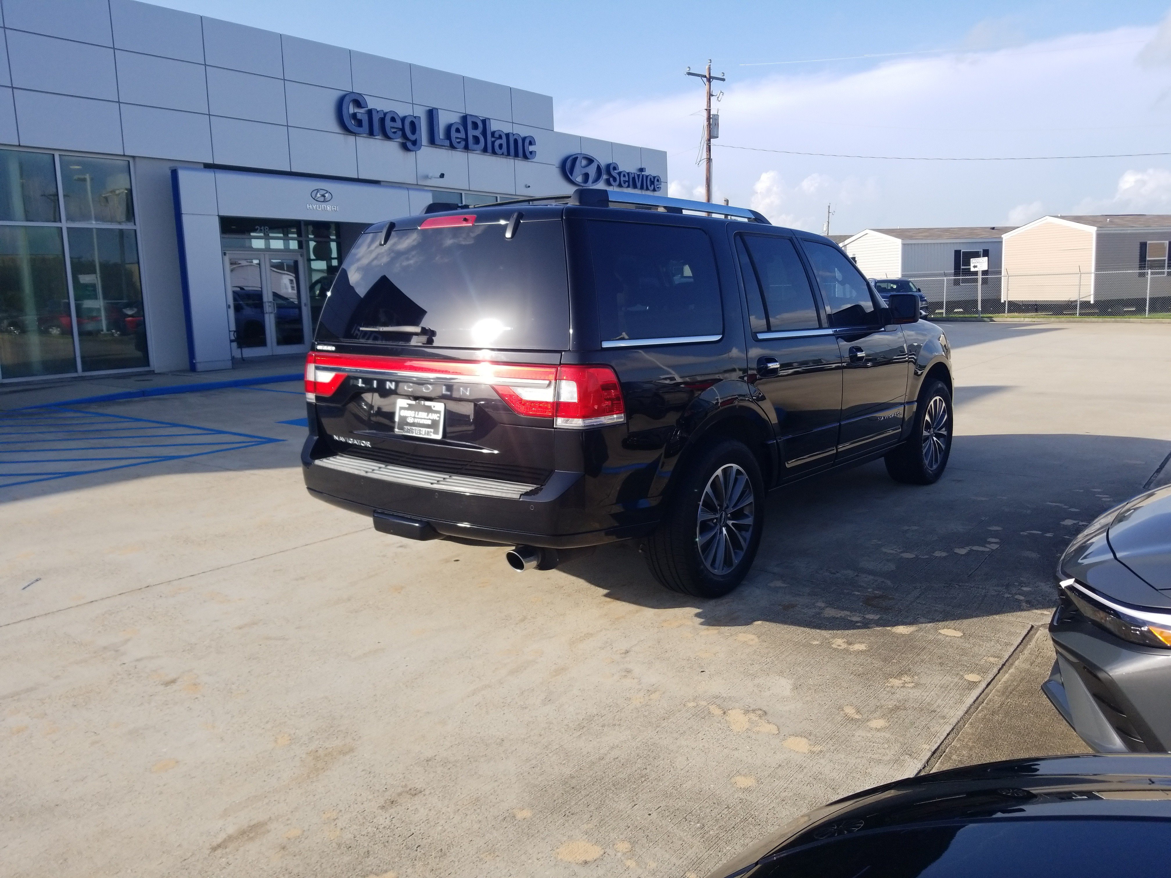 Used 2017 Lincoln Navigator Select RWD image 7