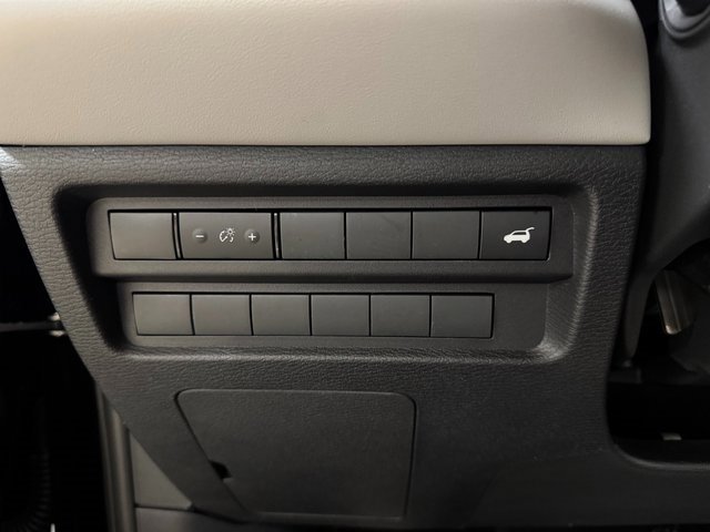 New 2025 Mitsubishi Outlander SEL image 10