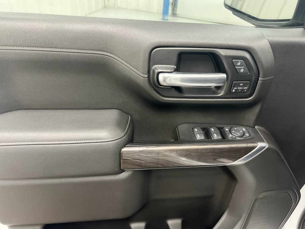 Used 2019 Chevrolet Silverado 1500 LTZ AWD/4WD image 20