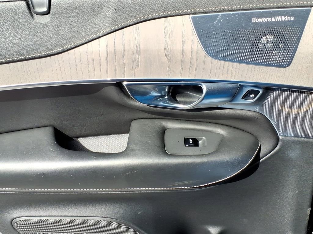 Used 2020 Volvo XC90 T8 Inscription image 18