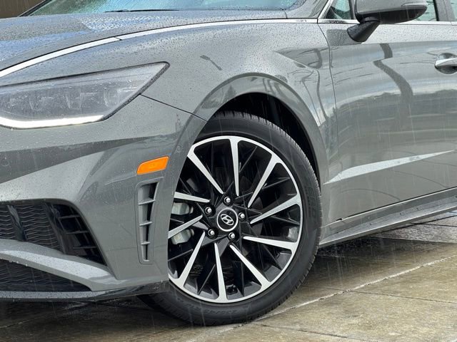 Used 2021 Hyundai Sonata Limited image 2