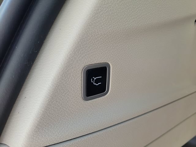 Used 2022 Chrysler Pacifica Touring-L AWD/4WD image 11