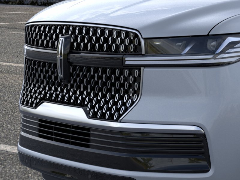 New 2026 Lincoln Navigator Reserve AWD/4WD image 17