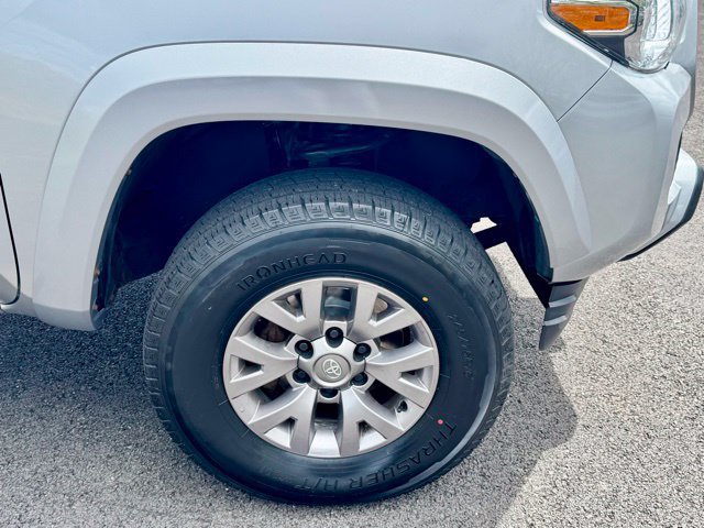 Used 2019 Toyota Tacoma SR5 AWD/4WD image 11