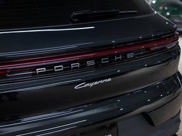 Used 2026 Porsche Cayenne E-Hybrid AWD/4WD image 22