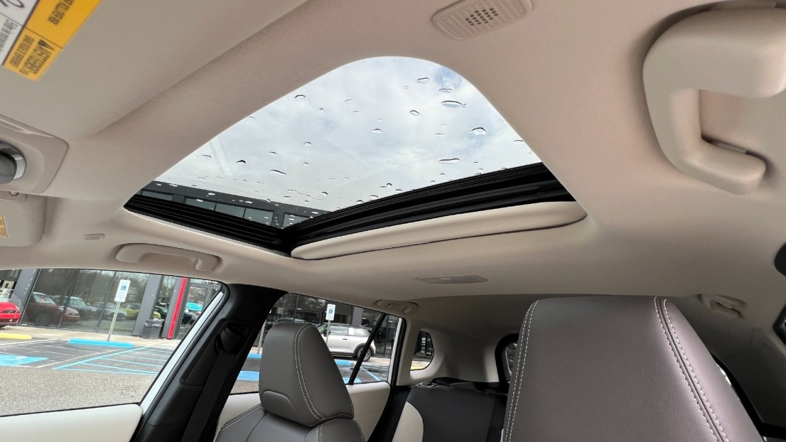 Used 2023 Toyota Corolla Cross XLE w/ Convenience Package image 24