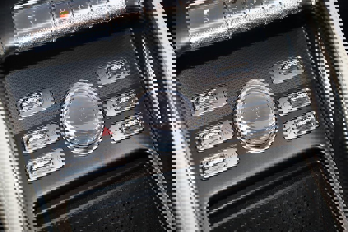 Used 2025 Lincoln Nautilus Premier image 27