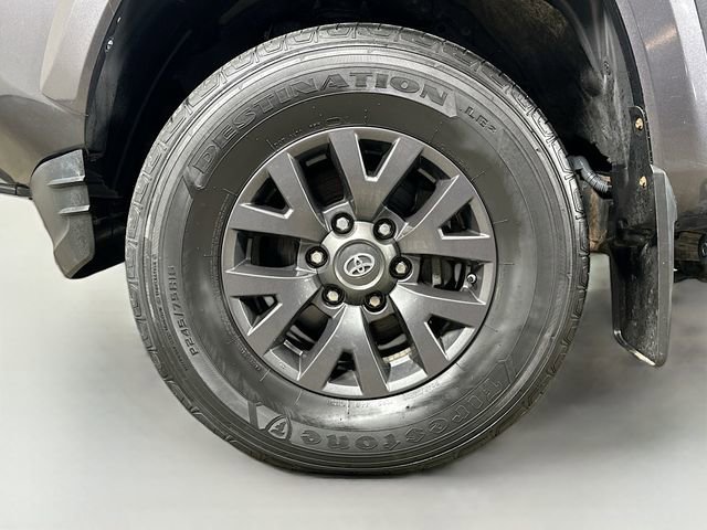 Used 2020 Toyota Tacoma SR5 image 29