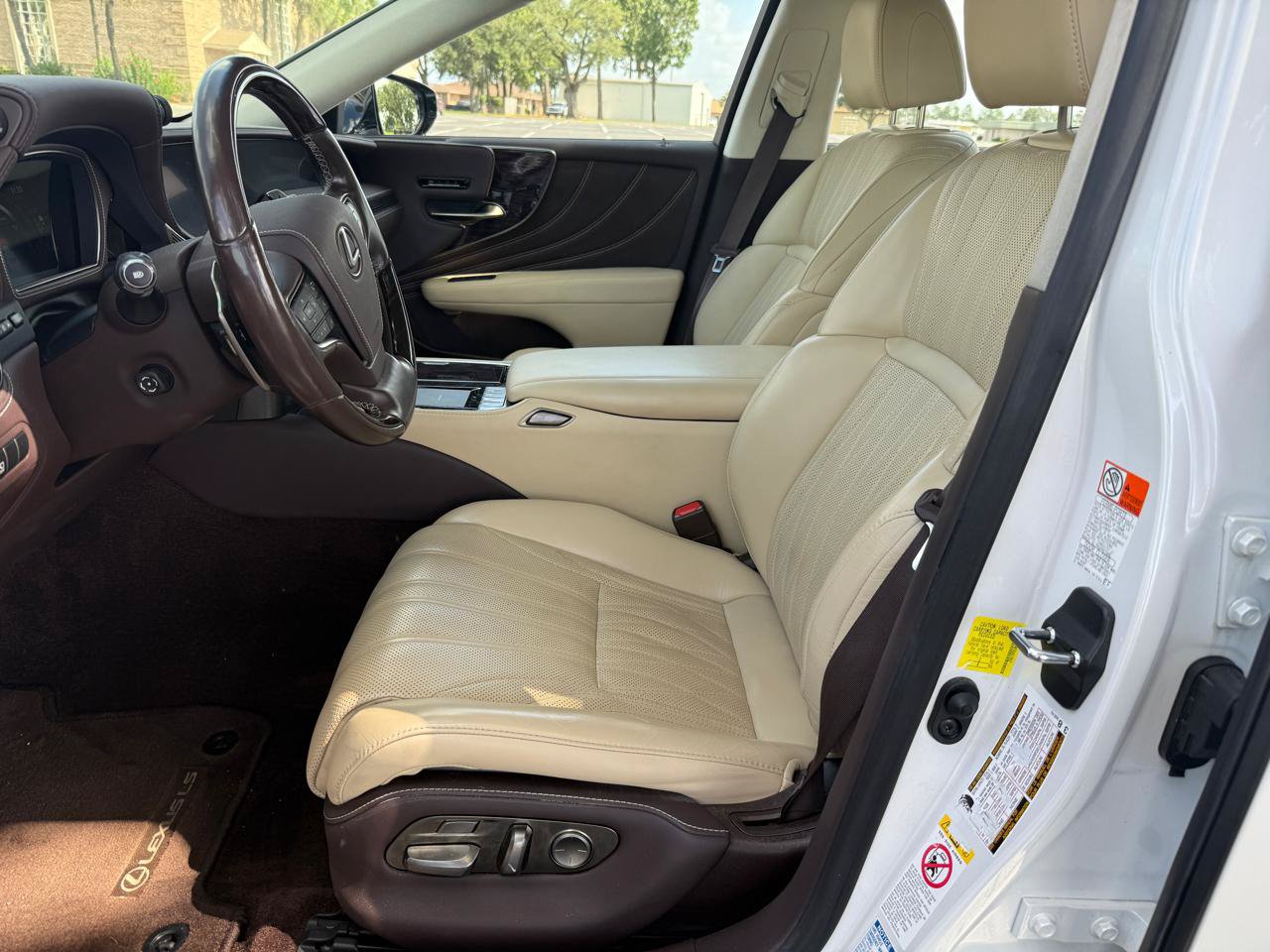 Used 2018 Lexus LS 500h AWD w/ Interior Upgrade Package image 16