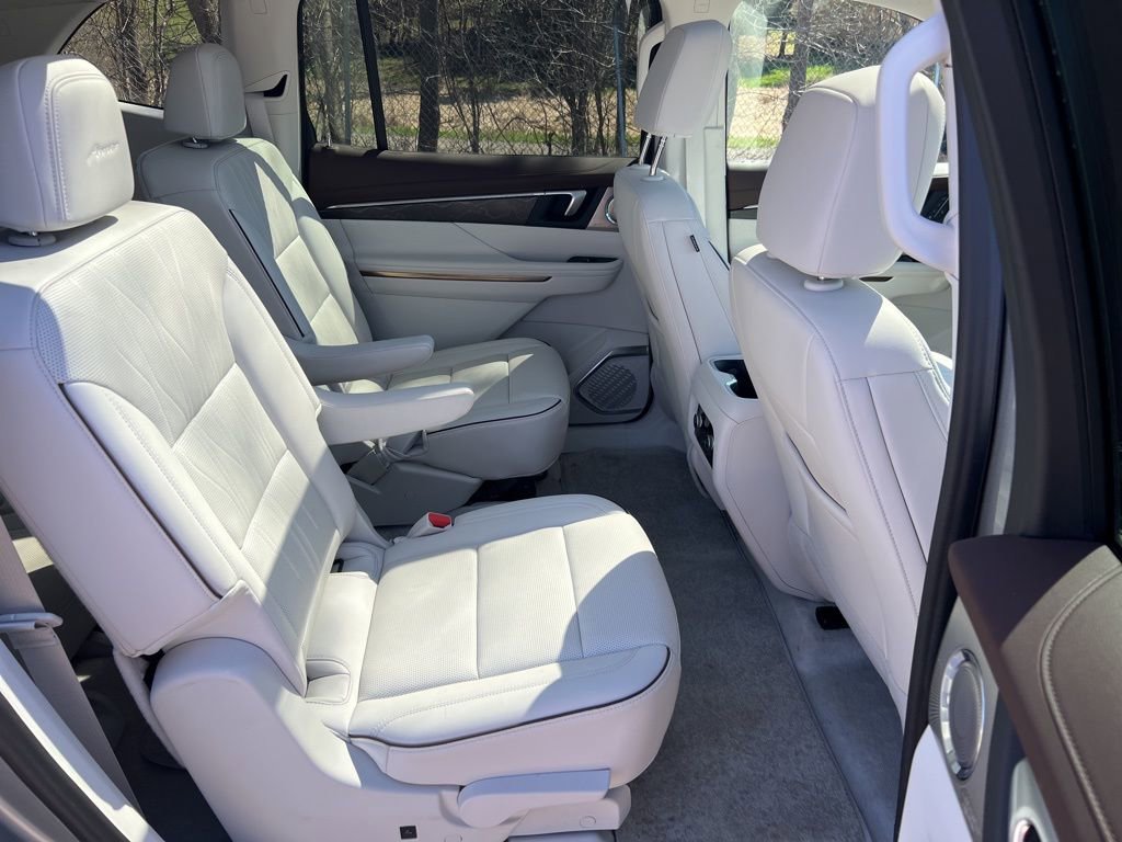 Certified 2025 Buick Enclave Avenir w/ Super Cruise Package FWD image 43