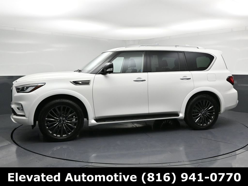 Used 2023 INFINITI QX80 Premium Select w/ All-Season Package image 2