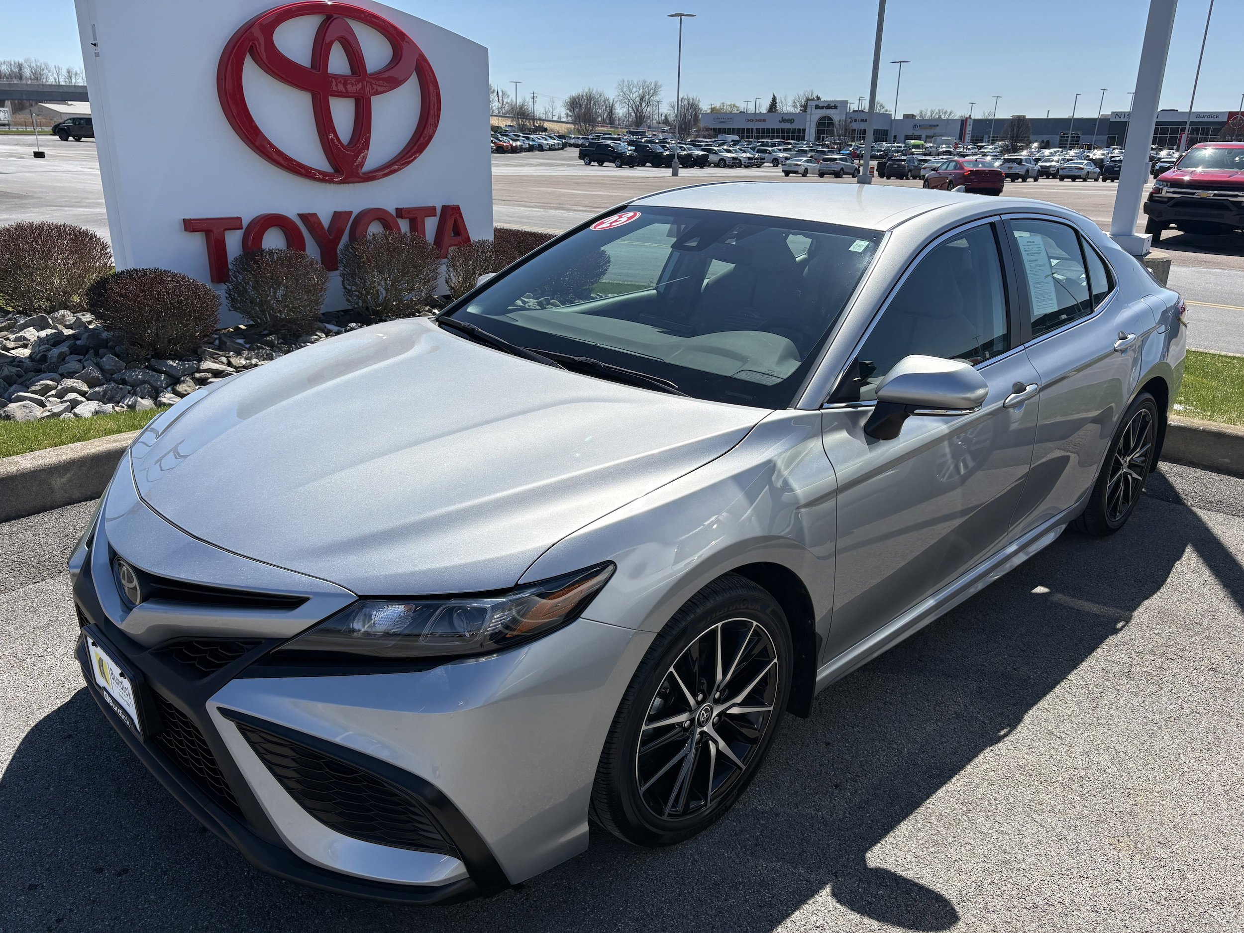Used 2023 Toyota Camry SE