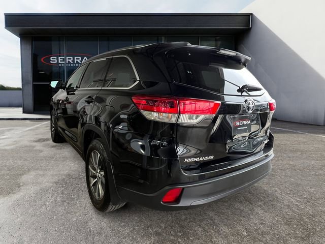 Used 2017 Toyota Highlander XLE w/ Carpet Mat Package image 2