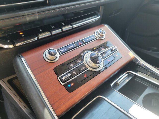 Used 2023 Lincoln Aviator Reserve image 26