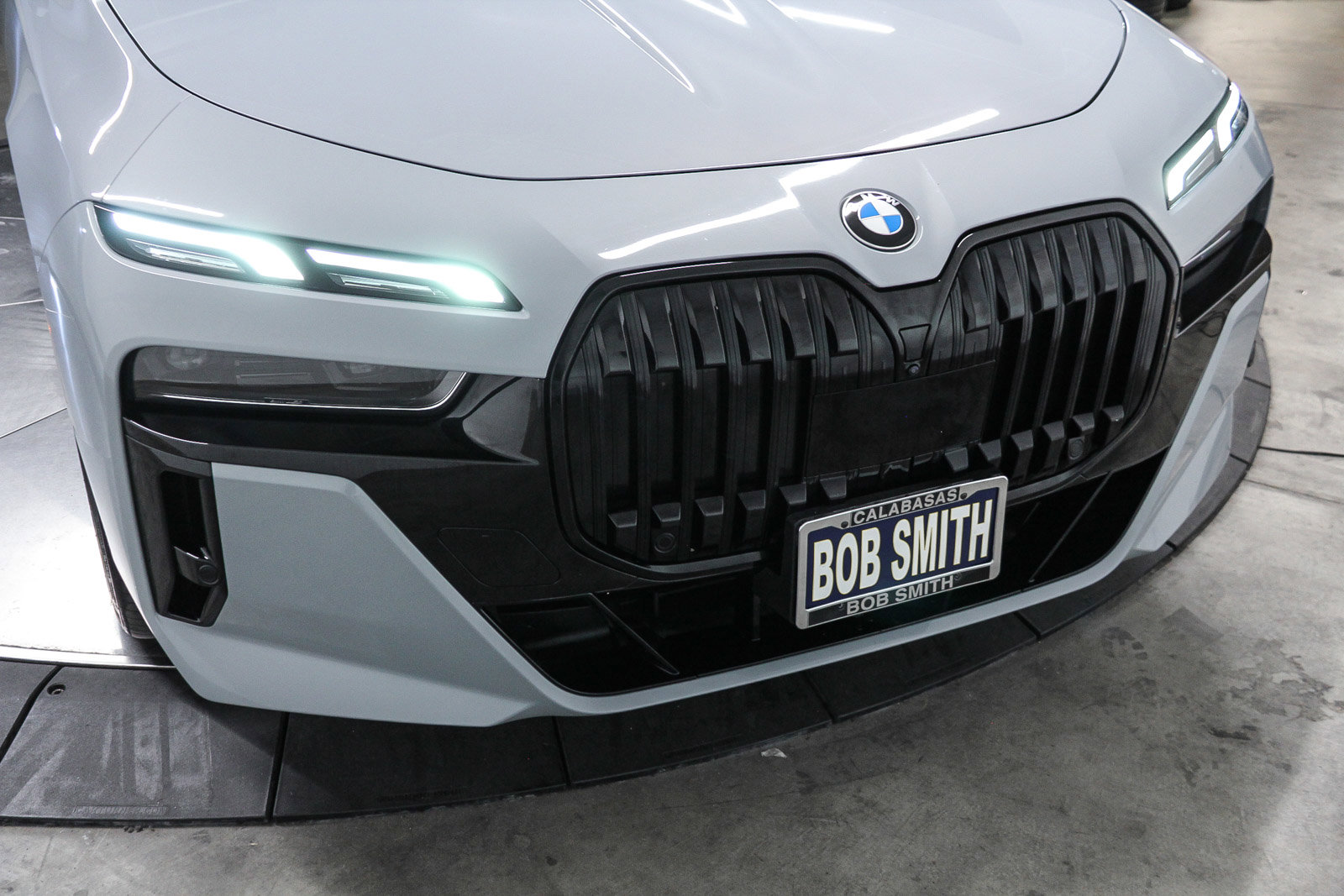 Certified 2023 BMW 740i w/ Parking Assistance Package image 11