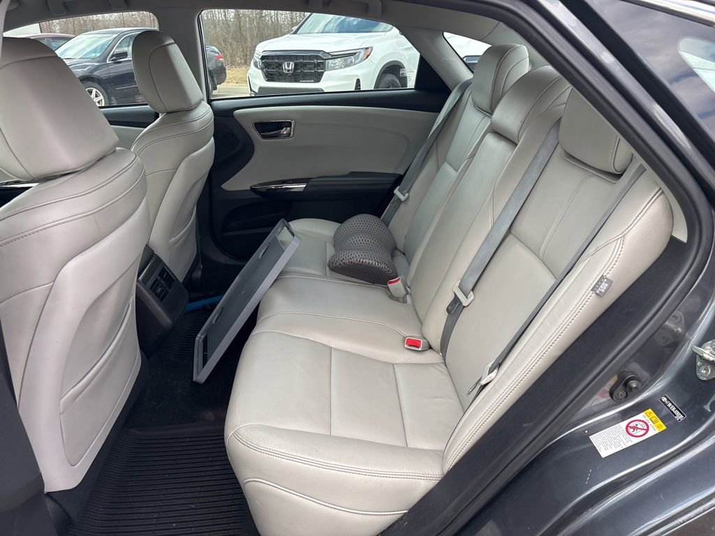 Used 2018 Toyota Avalon XLE w/ All Weather Liner Package image 13