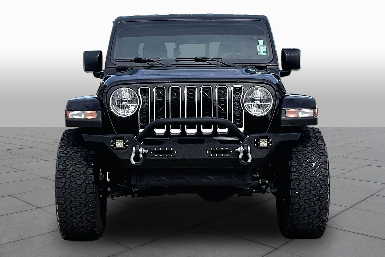 Used 2022 Jeep Gladiator Overland w/ Cold Weather Group AWD/4WD image 4