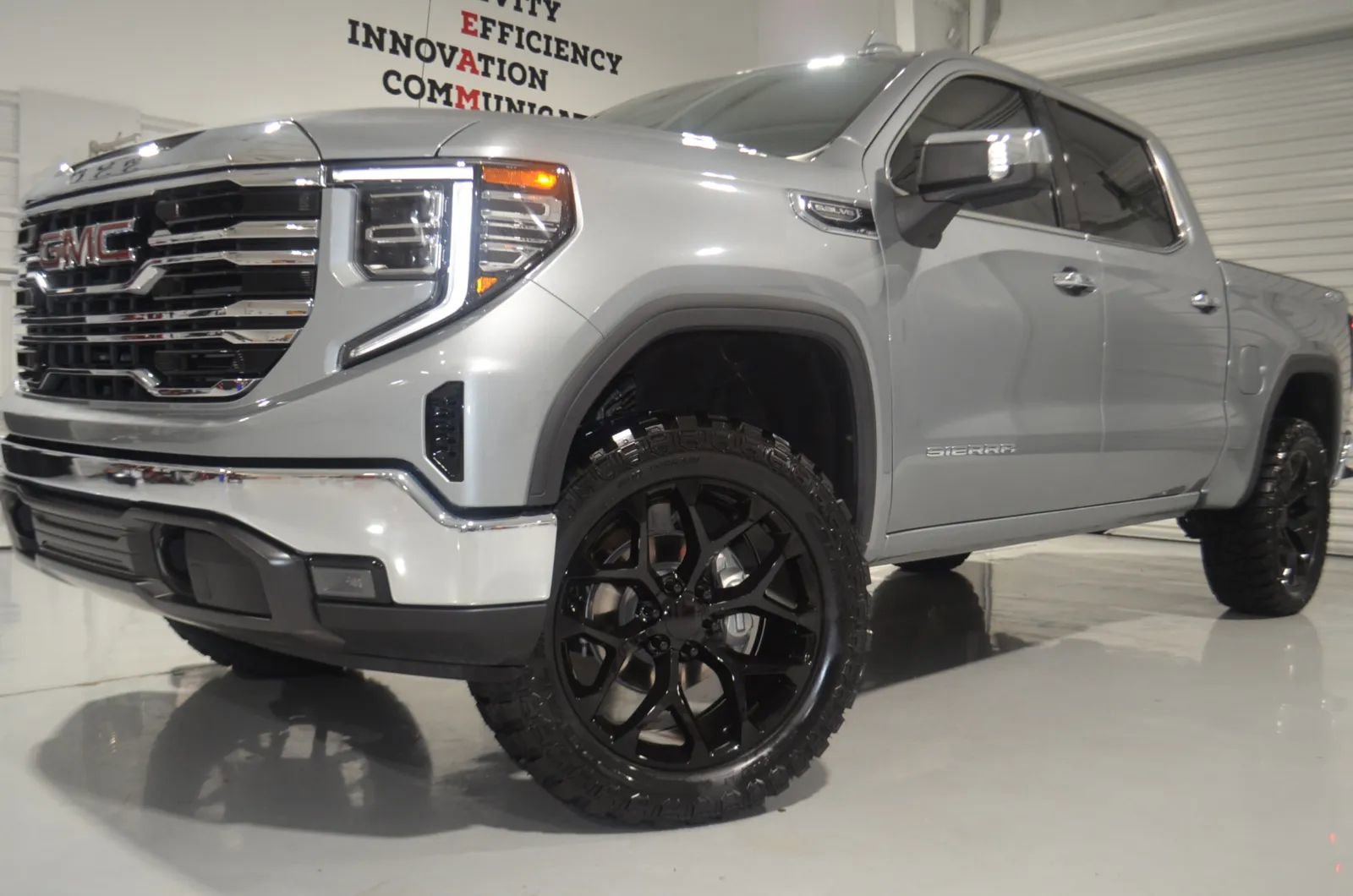 Used 2025 GMC Sierra 1500 SLT