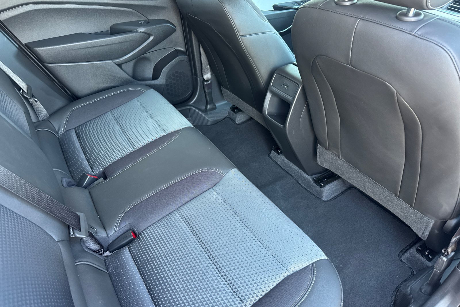 Used 2026 Chevrolet Trax LT w/ Sunroof Package FWD image 19