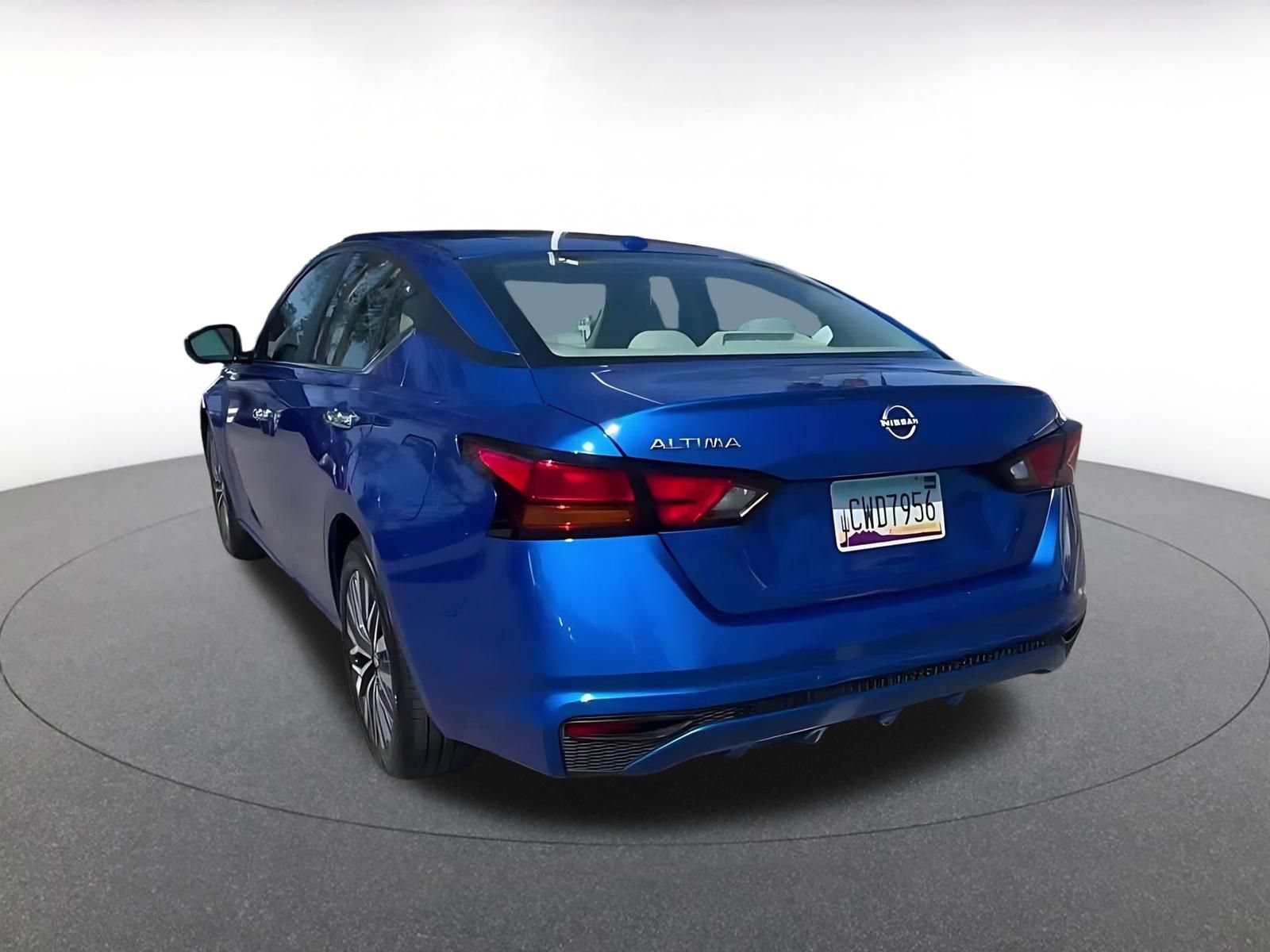Used 2025 Nissan Altima 2.5 SV FWD image 11