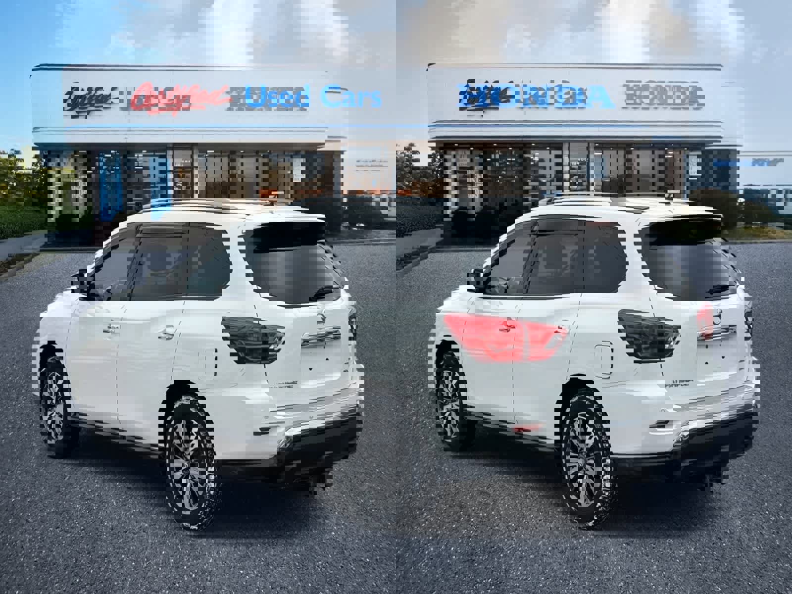 Used 2017 Nissan Pathfinder SV image 3