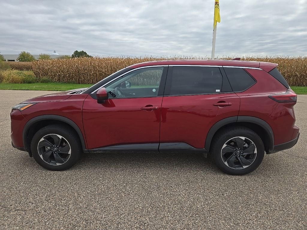 Used 2024 Nissan Rogue SV image 10
