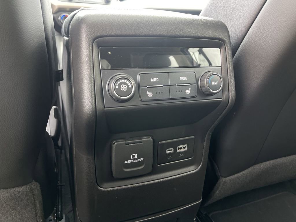 Used 2022 GMC Acadia Denali w/ Denali Ultimate Package FWD image 21