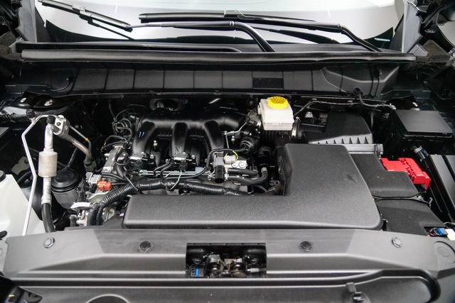 Used 2025 Nissan Pathfinder SL FWD image 14