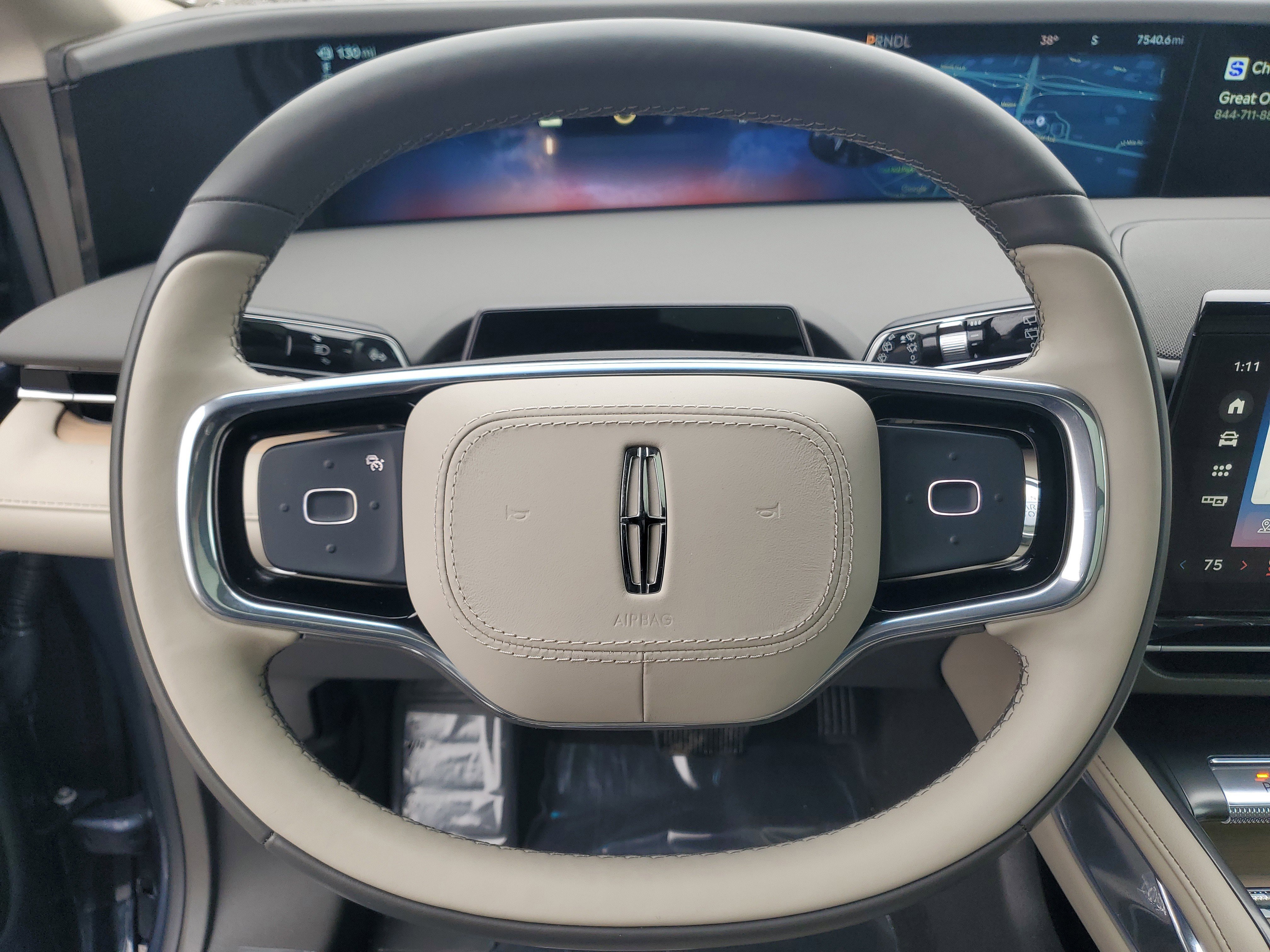 Certified 2024 Lincoln Nautilus Reserve w/ Equipment Group 202A image 14