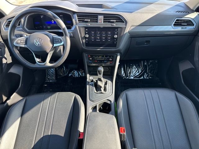 Used 2023 Volkswagen Tiguan SE image 19