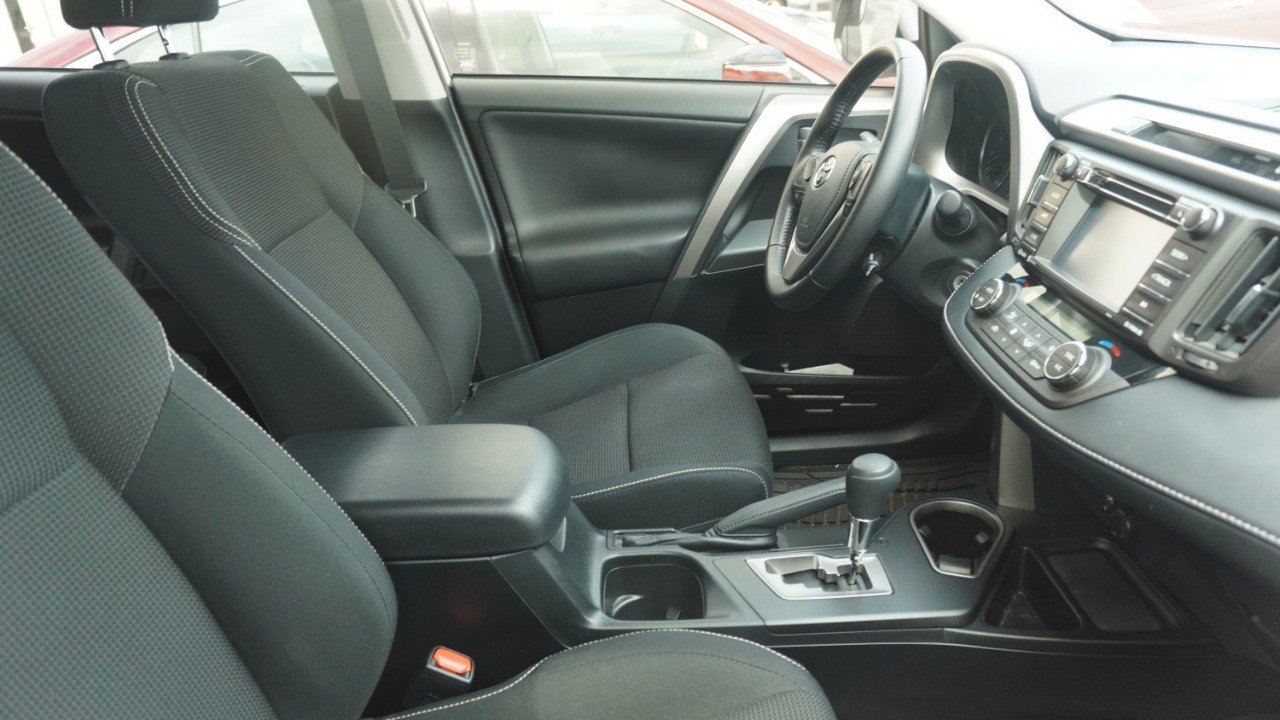 Used 2017 Toyota RAV4 XLE FWD image 8