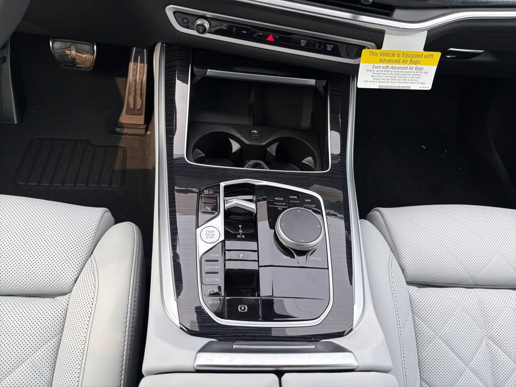 New 2026 BMW X5 xDrive40i w/ M Sport Package AWD/4WD image 11