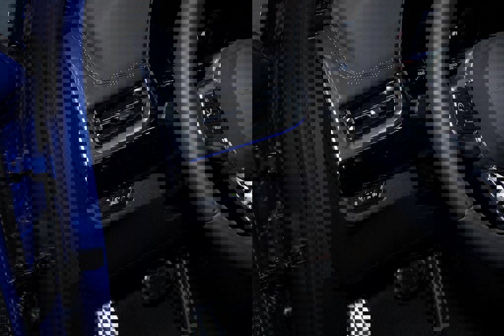 Used 2025 BMW X1 M35i w/ Premium Package image 15