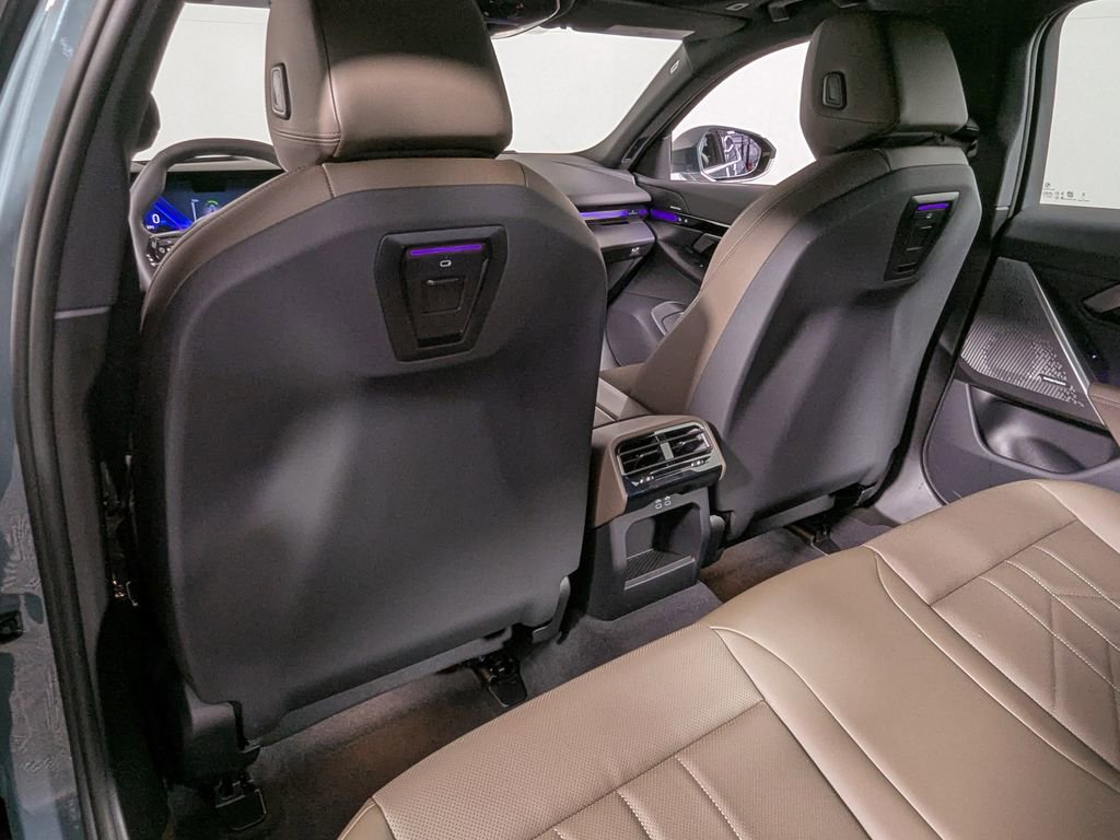 Used 2025 BMW 530i xDrive w/ Premium Package image 45