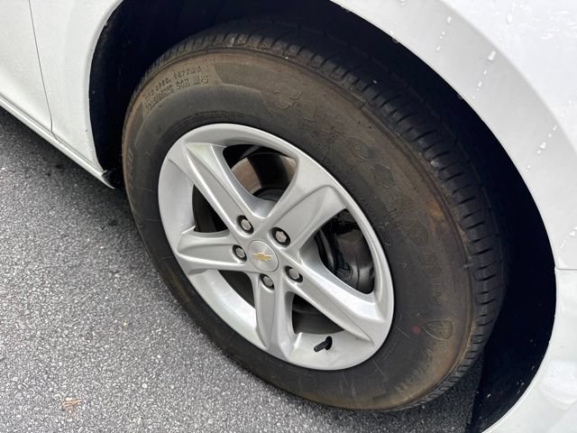 Used 2025 Chevrolet Malibu LS FWD image 9