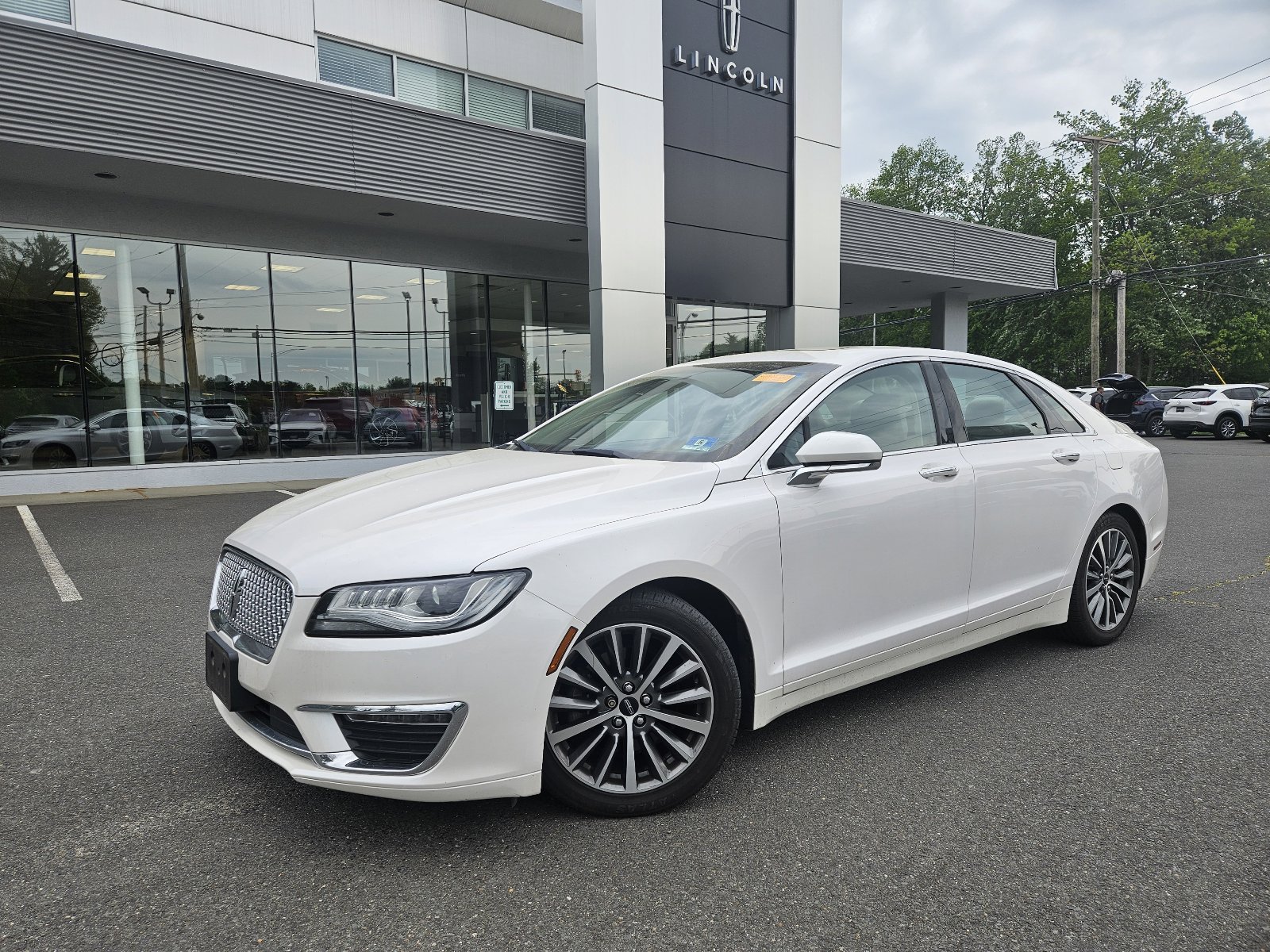 Used 2018 Lincoln MKZ Select w/ Select Plus Package AWD/4WD image 1