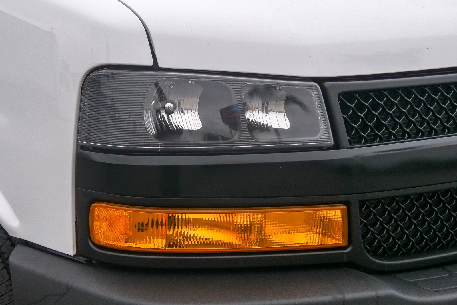 Used 2021 Chevrolet Express 2500 RWD image 4