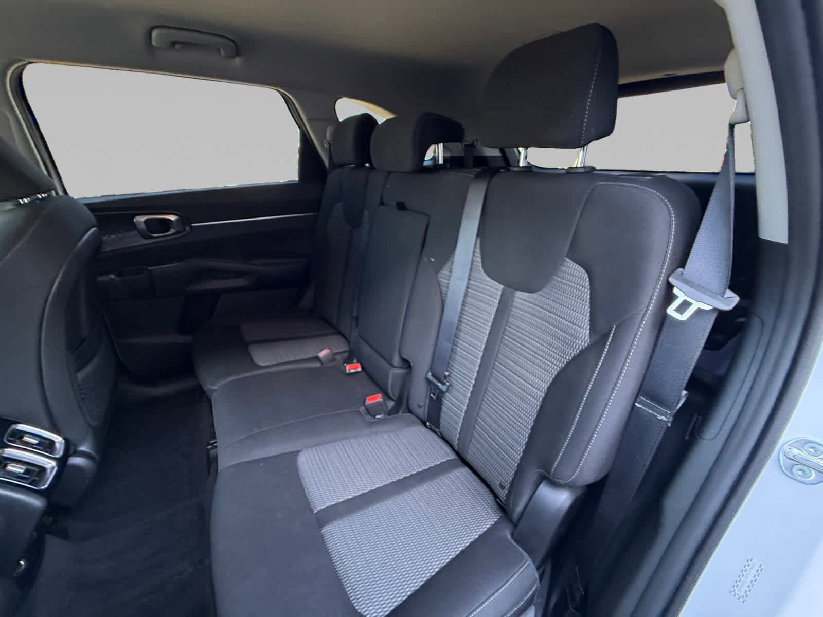 Used 2023 Kia Sorento LX FWD image 19