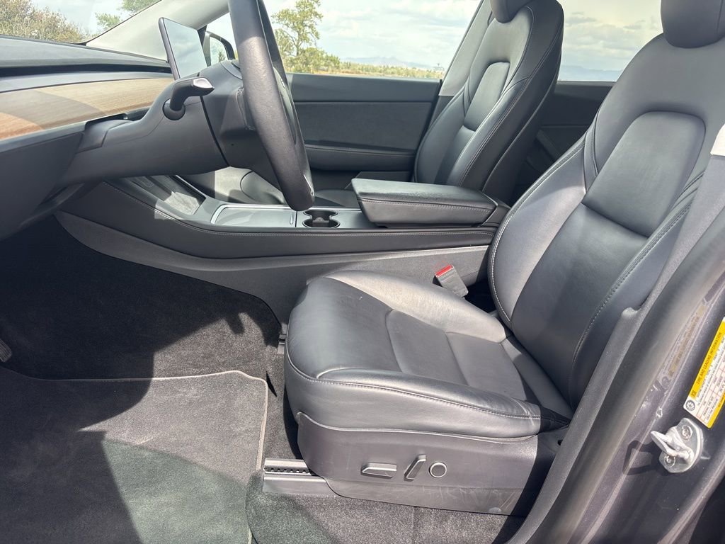 Used 2021 Tesla Model Y Long Range image 9