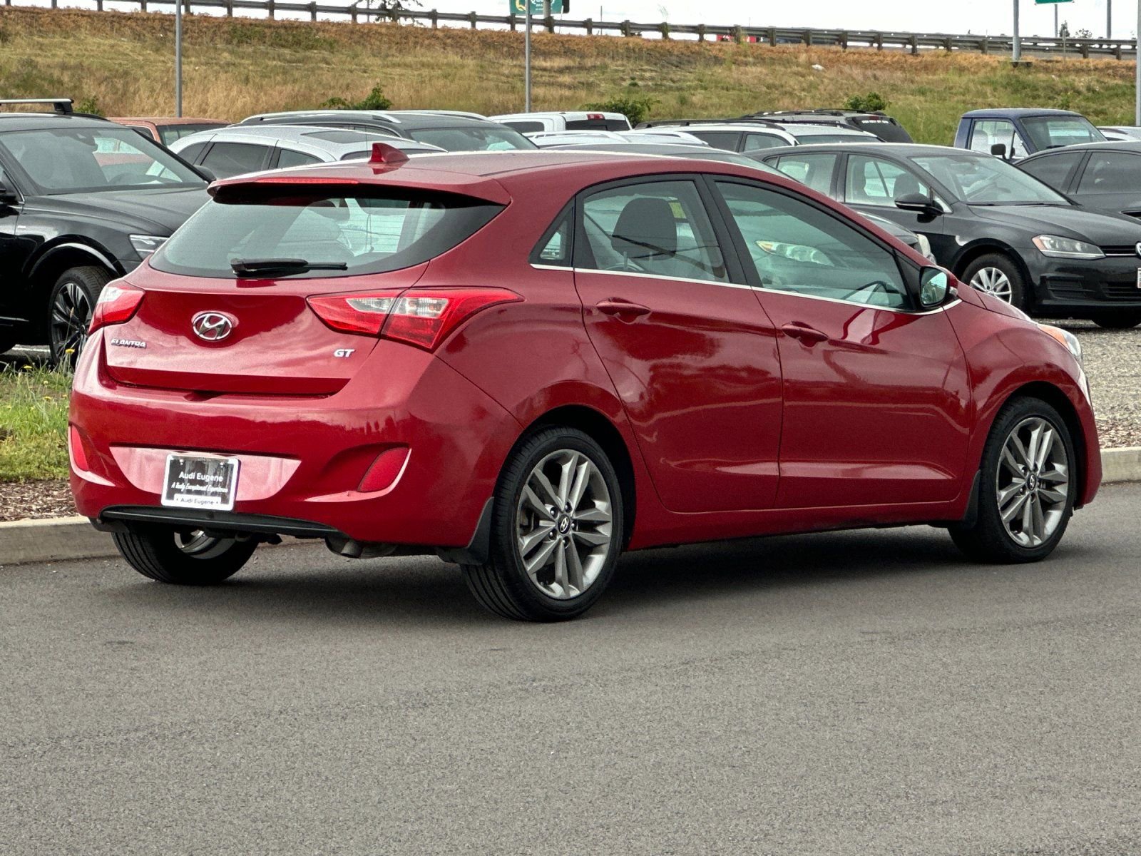 Used 2016 Hyundai Elantra GT w/ Option Group 02 FWD image 3