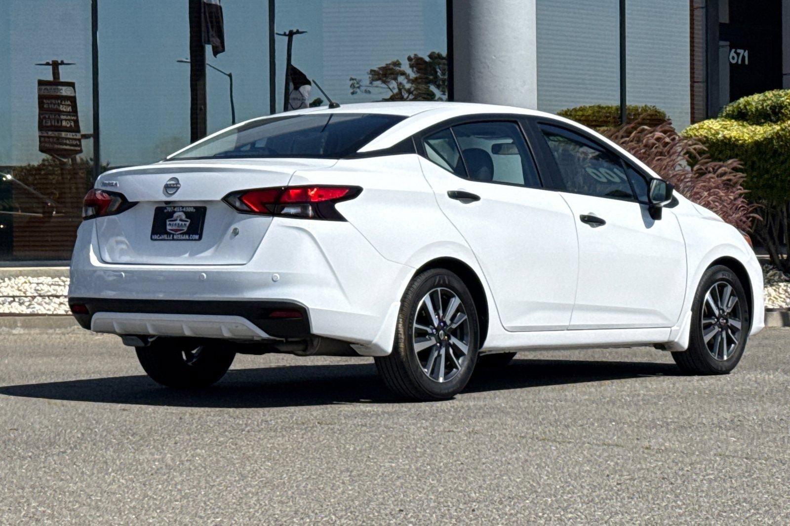 Certified 2025 Nissan Versa S w/ S Plus Package FWD image 5