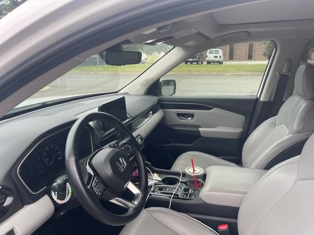 Used 2024 Honda Pilot Touring image 10