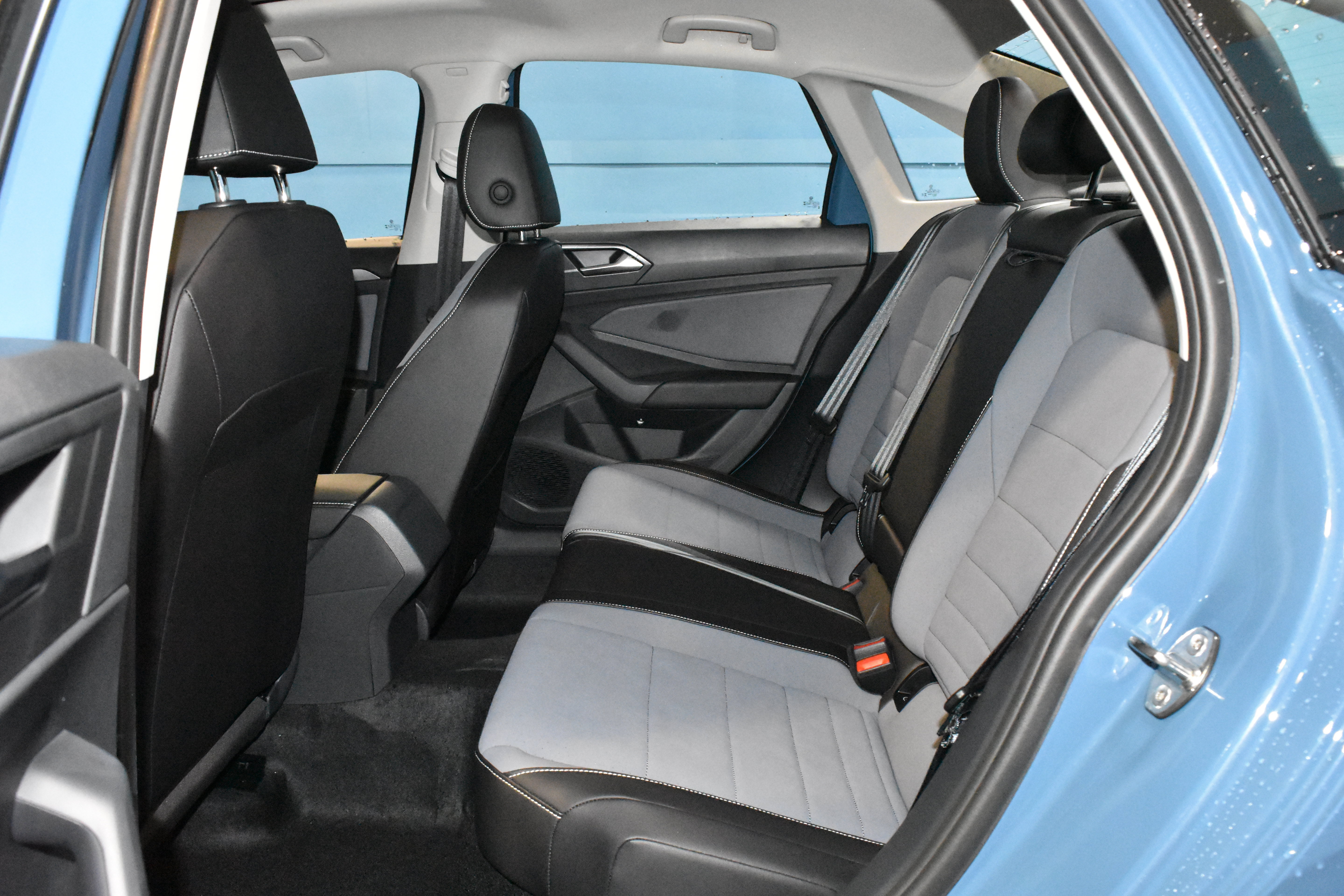 New 2026 Volkswagen Jetta SE FWD image 17
