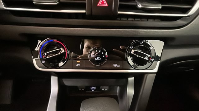 Used 2023 Kia Seltos LX AWD/4WD image 21