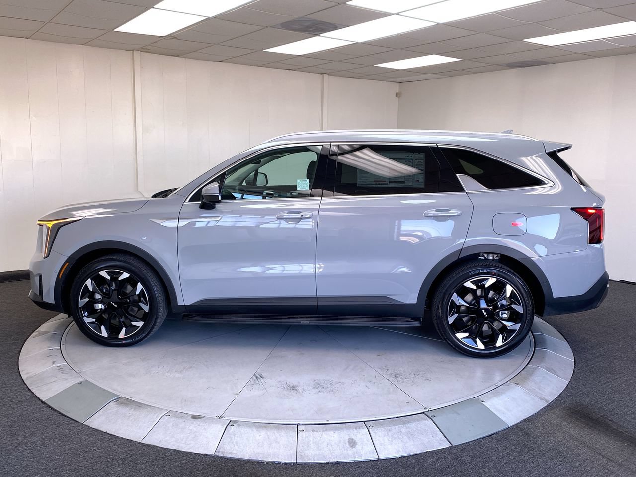New 2026 Kia Sorento SX FWD image 2