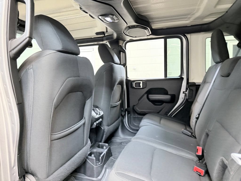 Used 2018 Jeep Wrangler Unlimited Sport S AWD/4WD image 18
