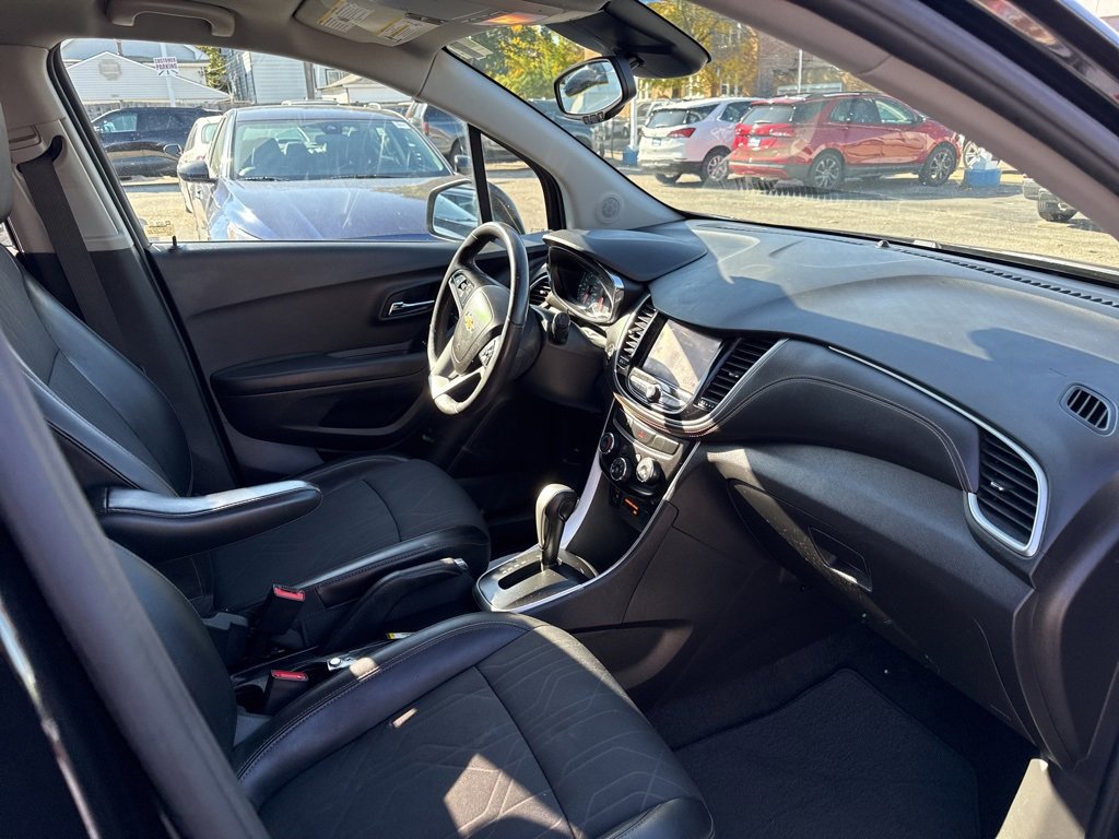 Certified 2021 Chevrolet Trax LT w/ Driver Confidence Package image 21